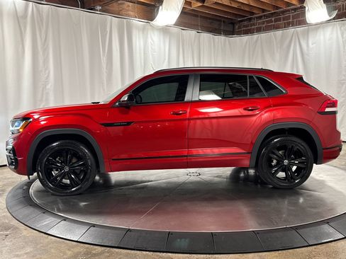 Used 2022 Volkswagen Atlas Cross Sport SEL R-Line AWD/4WD image 8