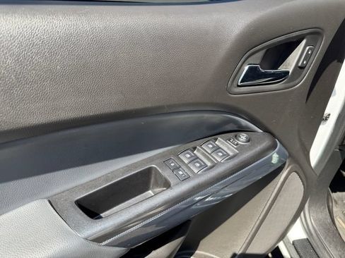 Used 2016 Chevrolet Colorado Z71 AWD/4WD image 10