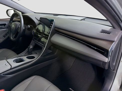 Used 2021 Toyota Avalon XLE image 28