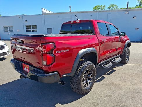 Used 2025 Chevrolet Colorado ZR2 w/ Technology Package AWD/4WD image 6
