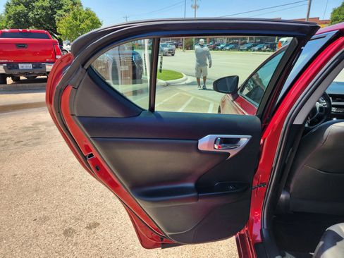 Used 2013 Lexus CT 200h FWD image 10