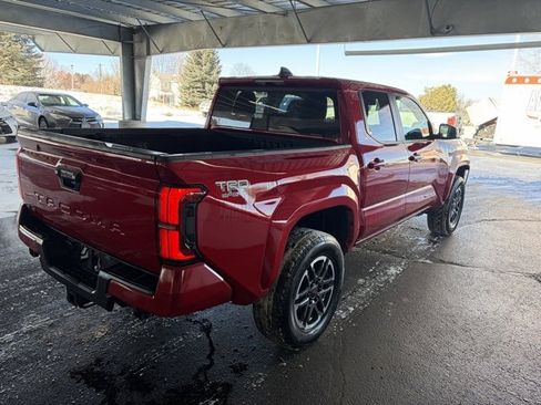 Used 2024 Toyota Tacoma TRD Sport image 5