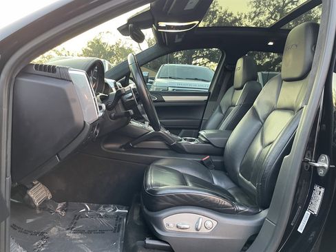 Used 2016 Porsche Cayenne GTS image 21