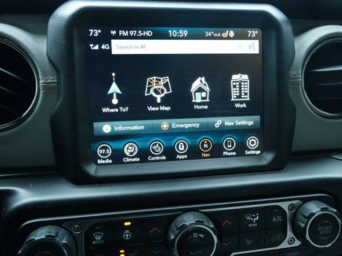 Used 2022 Jeep Gladiator Overland image 10