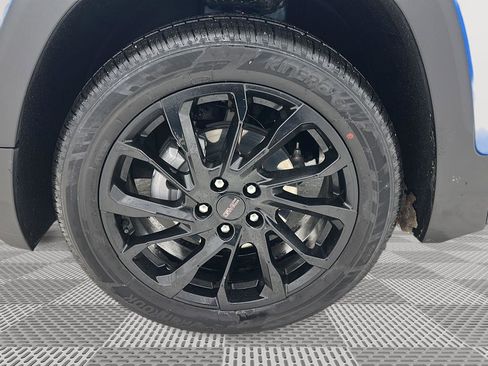 Used 2024 GMC Terrain SLT w/ Elevation Edition image 27