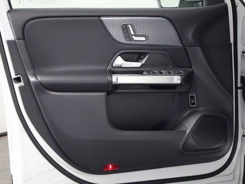 New 2026 Mercedes-Benz GLB 250 image 7