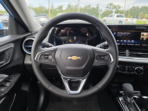 New 2026 Chevrolet Trax LT w/ Sunroof Package FWD image 19