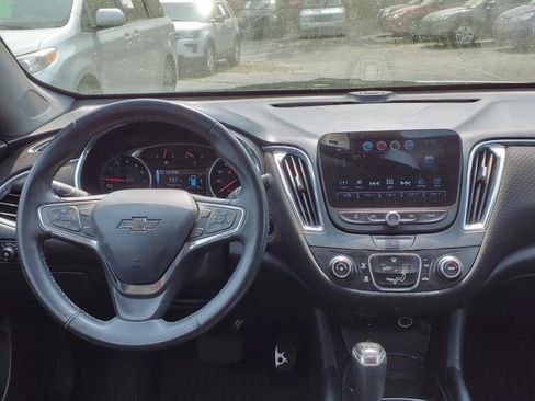 Used 2017 Chevrolet Malibu LT image 11