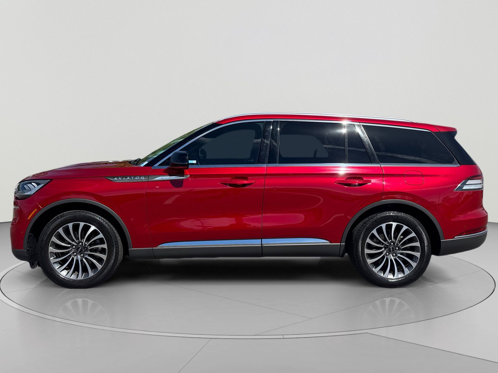Used 2020 Lincoln Aviator Reserve w/ Equipment Group 201A AWD/4WD image 2