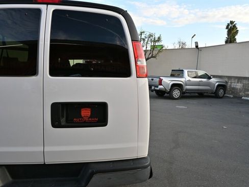 Used 2017 Chevrolet Express 3500 LT w/ LT Preferred Equipment Group image 5