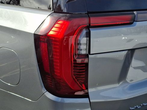 Used 2025 GMC Yukon AT4 Ultimate w/ LPO, Floor Liner Package image 10