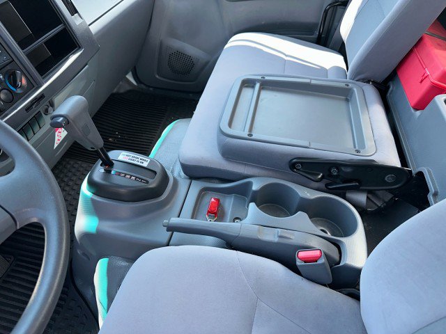 Used 2016 Isuzu NPR RWD image 31