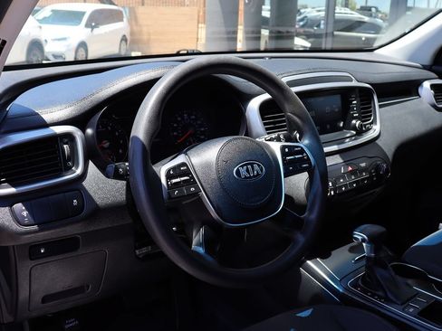 Used 2020 Kia Sorento FWD V6 image 41