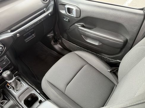 Used 2023 Jeep Wrangler Sport S image 27