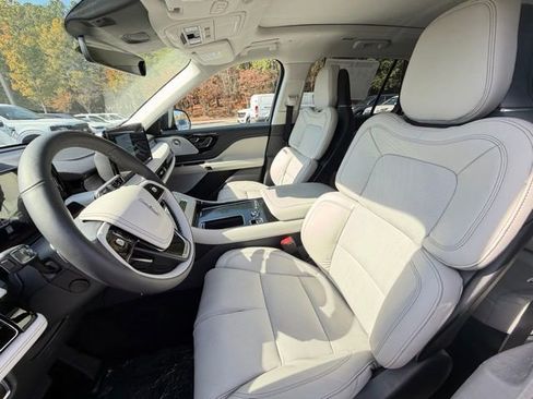 New 2026 Lincoln Aviator Reserve w/ Luxury Package image 14
