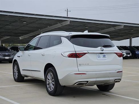 Used 2024 Buick Enclave Premium image 3