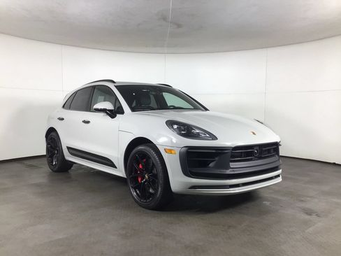 Certified 2023 Porsche Macan GTS w/ Sport Chrono Package AWD/4WD image 9