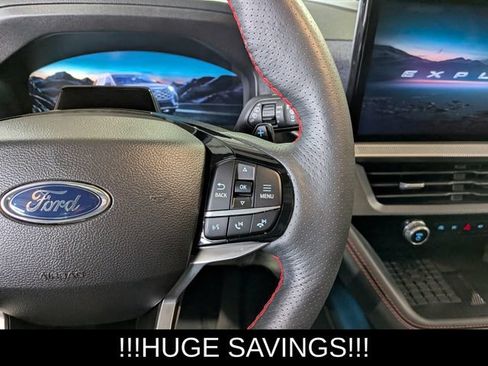 Used 2025 Ford Explorer ST AWD/4WD image 26