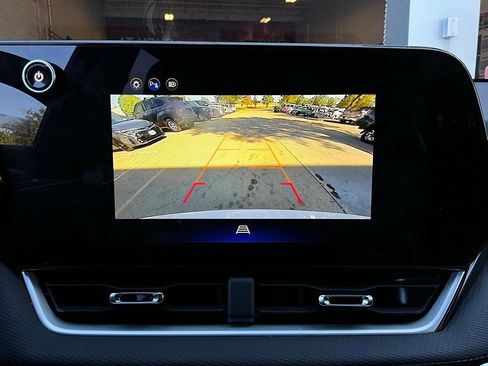 Used 2025 Chevrolet Equinox LT image 30