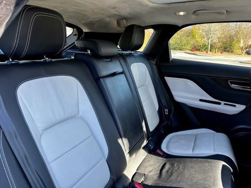 Used 2017 Jaguar F-PACE R-Sport image 22