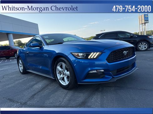 Used 2017 Ford Mustang Coupe RWD image 4