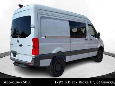 Used 2025 Mercedes-Benz Sprinter 2500 image 5
