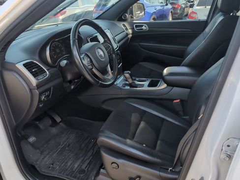 Used 2020 Jeep Grand Cherokee Altitude image 13