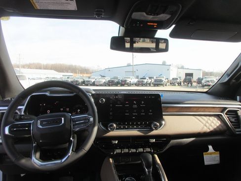 New 2026 GMC Canyon Denali image 16