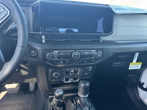New 2026 Jeep Gladiator Sport AWD/4WD image 29