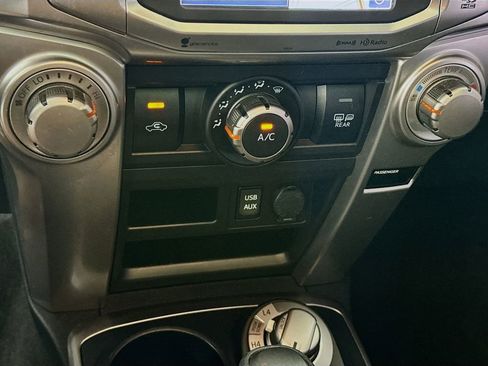 Used 2018 Toyota 4Runner SR5 Premium AWD/4WD image 19