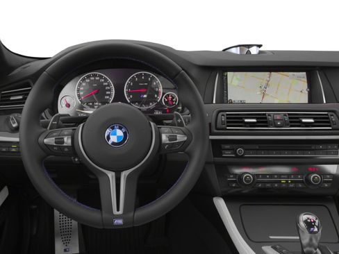 Used 2016 BMW M5 RWD image 4