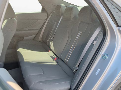 Certified 2025 Hyundai Elantra Sport image 12