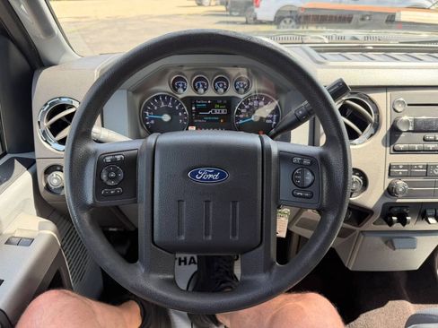 Used 2016 Ford F250 XLT w/ XLT Premium Package AWD/4WD image 30
