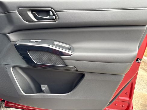 New 2026 Nissan Pathfinder SV image 10