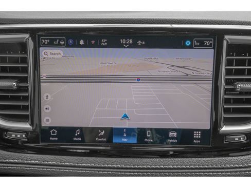 Used 2024 Chrysler Pacifica Limited FWD image 11