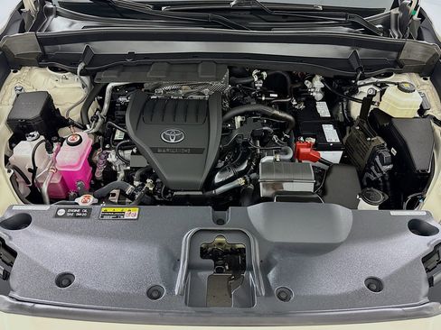 Used 2024 Toyota Grand Highlander FWD image 12