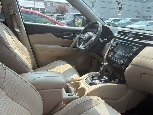 Used 2020 Nissan Rogue SL w/ Premium Package AWD/4WD image 12