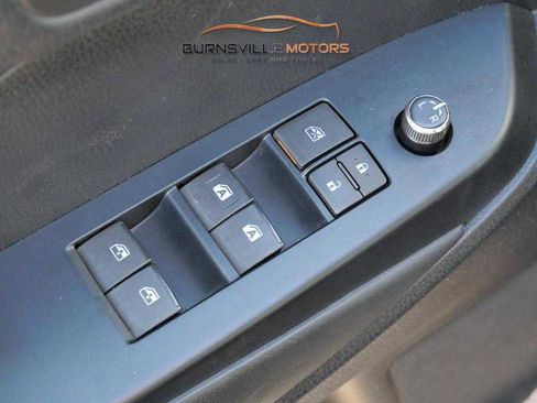 Used 2015 Toyota Highlander XLE image 16