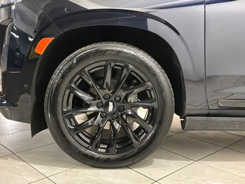 Used 2024 Cadillac Escalade ESV Sport Platinum w/ LPO, ONYX Package AWD/4WD image 16