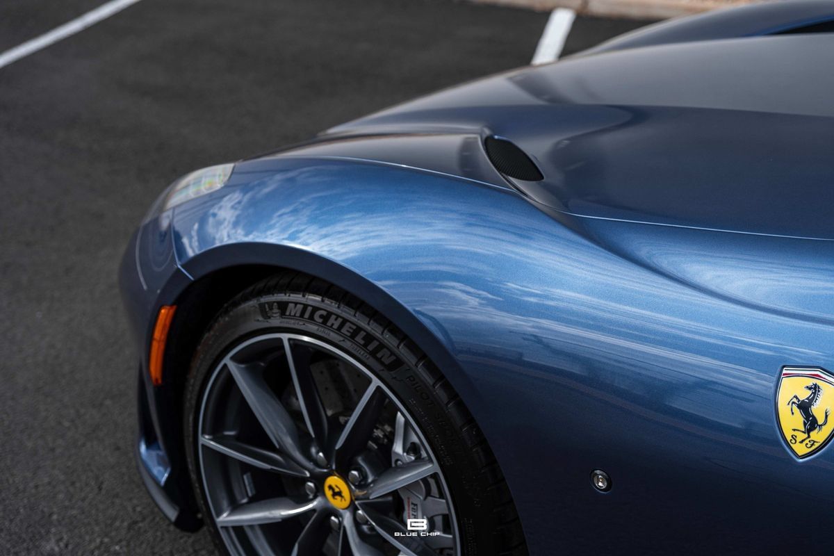 Used 2021 Ferrari 812 GTS RWD image 3