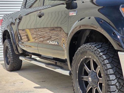 Used 2013 Toyota Tundra 4x4 CrewMax w/ SR5 Pkg image 40