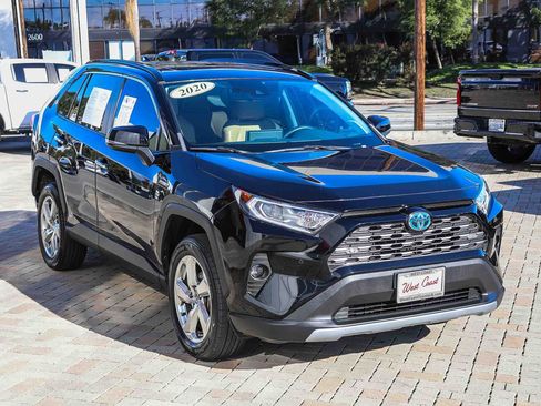Used 2020 Toyota RAV4 Limited image 3