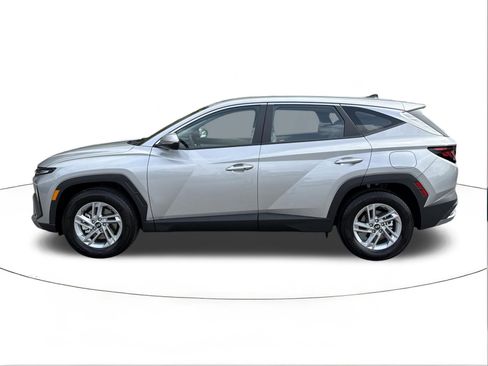 New 2026 Hyundai Tucson SE image 6