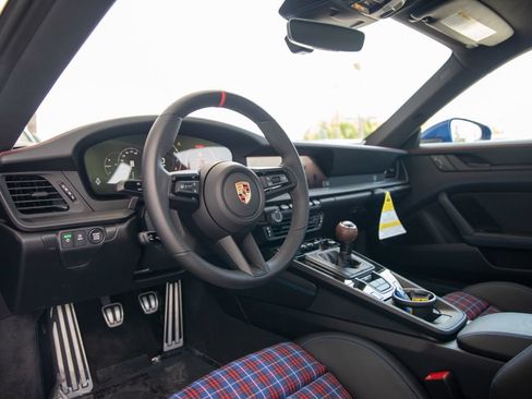 Certified 2026 Porsche 911 Carrera T RWD image 4