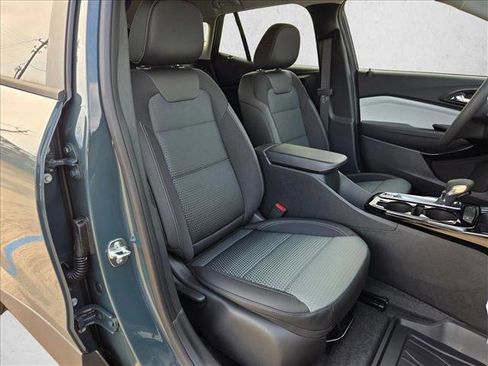 New 2026 Chevrolet Trax LT image 17