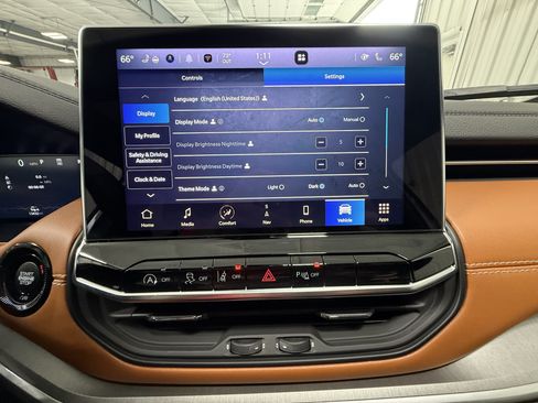 Used 2025 Jeep Compass Limited w/ Elite Group AWD/4WD image 34