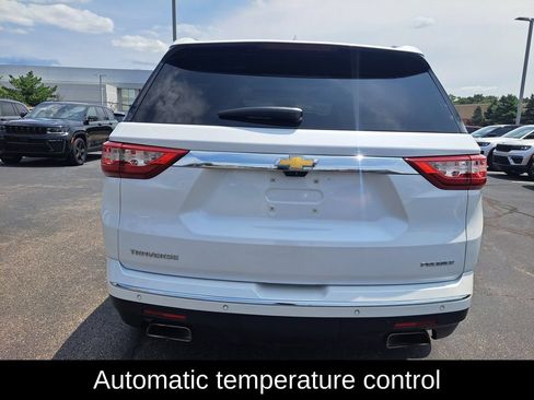 Used 2019 Chevrolet Traverse Premier w/ Driver Confidence II Package FWD image 4
