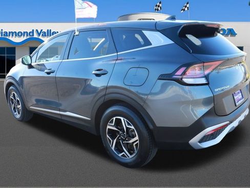 Used 2023 Kia Sportage LX image 4