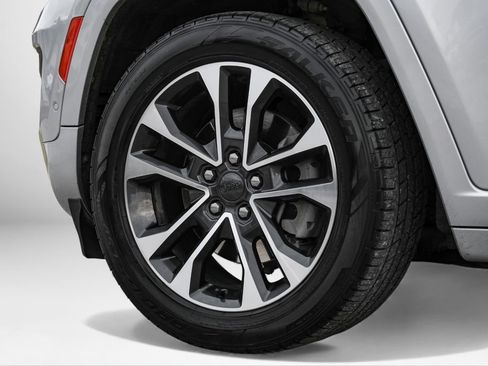 Used 2021 Jeep Grand Cherokee L Overland w/ Luxury Tech Group IV image 69