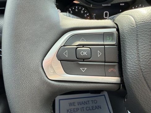 Used 2025 Jeep Compass Latitude w/ Convenience Group AWD/4WD image 21